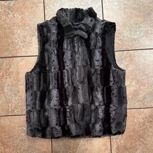 Cejon Black Faux Fur Vest